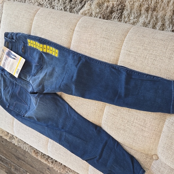 Bundle Size 8 Michael KORS, SEVEN7, & V Cristina - Picture 16 of 16